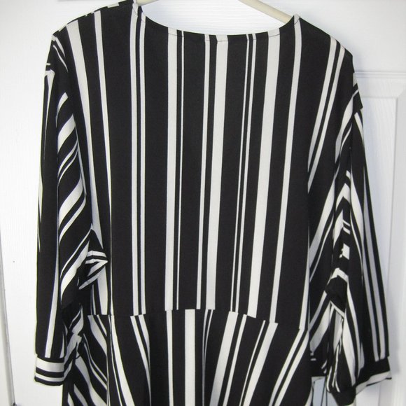 Wrap-front style, belted, 3/4 balloon sleeve, striped blouse - Picture 7 of 9